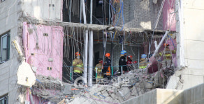 [광주 신축 아파트 붕괴 사고]201동 맞은편 203동도 붕괴 위험