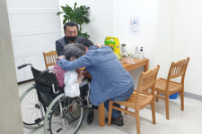 무안군, 요양병원 한시적 접촉면회 허용