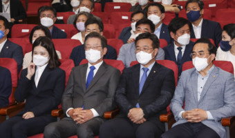 민주 '친문-친명' 갈등 격화…비대위 구성 '난관'