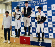 마방관리하던 청년이 승마대회서 우승