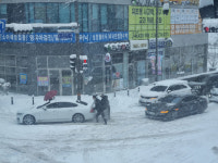 버스는 안 오고 택시도 안 보이고…눈 폭탄 맞은 광주·전남
