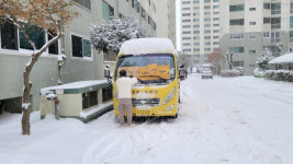 버스는 안 오고 택시도 안 보이고…눈 폭탄 맞은 광주·전남