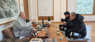 음악 영감 얻고자…BTS 리더 RM, 지리산 화엄사 방문