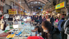 [르포]밀려드는 손님을 보니 숨통이 트이네요…설 앞둔 광주 양동시장 가보니