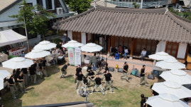 광주 남구 양림동 펭귄마을에서 열린 양림 예술마켓