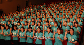 나이팅게일의 숭고한 희생정신 본받아