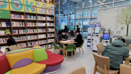 집 나가면 돈 물가 부담에 관공서·공공도서관 북적