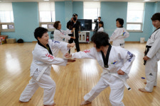 어르신 활력 증진, 광산구 으라차차 건강태권도 운영