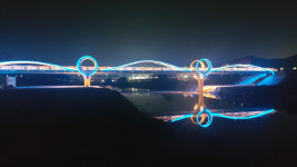 건강 챙기고 눈 호강…화순 꽃강길 음악분수 인기