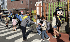 광주북부경찰, 북구 문흥중앙초등학교 등굣길 교통안전 캠페인