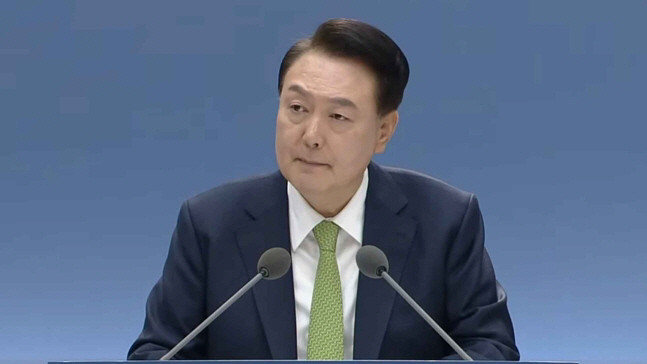 윤석열 대통령, 전북 민생토론회서 전북 첨단산업 교두보로 키운다 약속