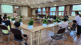 신애원, 빛라재능봉사단 김해란 전남과학대 교수 초청, 플라워수업 진행