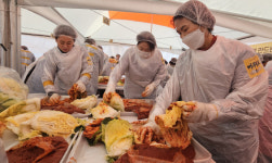 함께 만드는 따뜻한 마음…광주광산구장애인협회, 합동 김장나눔 온정