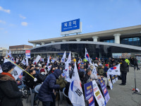 전남 목포서 尹 탄핵 반대 집회…지역민 싸늘