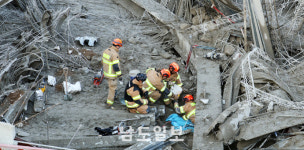 광주대표도서관 공사장 붕괴…1명 사망·3명 매몰
