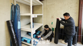 텅 비어 있는 농협 영농자재종합지원센터