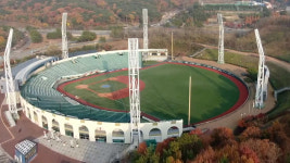 축구장 유스호스텔 잠정 중단..야구장에 추진