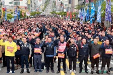 선 대우조선 매각 철회, 후 조선산업 부흥 논의