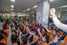 [포토] 민주노총 최전선, 톨게이트 농성장 24시 ②