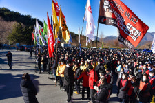 열사묘역에서 부울경 투쟁과 단결 결심 2023 민주노총 부산·울산·경남 지역본부 합동 시무식