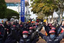 같은 일 하는데 임금은 육지의 절반? 생애 첫 임단협 투쟁에 나선 제주지역 배전노동자