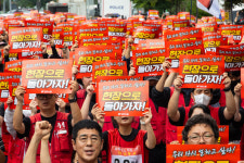 단식 103일·농성 182일… 민주노총 우창코넥타 노동자를 현장으로