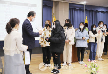 한울안중학교 첫 졸업생 배출