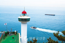 [100년 더The 공간] 부산 영도등대- 117년째, 까만 바다의 '길'이 되다
