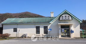 [100년 더The 공간] 경전선 간이역에서- 기찻길 따라 나선 봄 마중