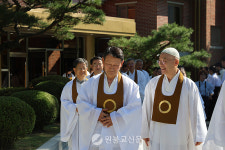 왕산 성도종 새 종법사 당선인- 제 앞에는 존엄한 회상의 공명만이 있을 것이다