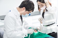  임플란트수술, 첫 수술보다 까다롭고 복잡해 