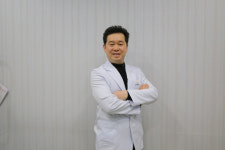  여드름 치료, 걷잡을 수 없다면 피부과 내원이 현명해 