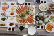 속초 대게 맛집 동명항대게마을서 속이 알찬 대게 저렴한 가격에 즐길 수 있어 