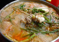 전화 예약 안받는다.. 생생정보통 8kg 왕대구탕+솥뚜껑 닭볶음탕 실제 맛은? 손이 계속 가는 맛