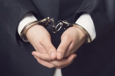 정준영, 수갑에 포승줄까지.. 기준은? 여성이나 고령은 포승줄 안할수도, 박근혜도 포승줄 안해