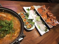 부산여행코스. 광안리맛집으로 알려진 홍게데이에서 무제한으로 홍게 맛볼 수 있어