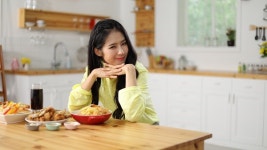 치킨 프랜차이즈 ‘만땅치킨’, 전속모델 박기량, CF 공개 초읽기
