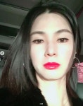 56세 이소라, 주름 없이 빛나는 피부 비결은 습관과 관리… 자외선 차단과 보습 강조하며 파리 패션위크 도전 재조명