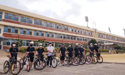 따우전드코리아 정민호 대표, 보은중에 자전거 ,롤러스포츠용 핼멧 기중