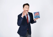 강아지간식 브랜드 개스토랑, 모델로 방송인 김원효 발탁