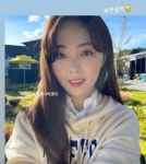가수 흰 박혜원, 후면셀카 미모가 이 정도…