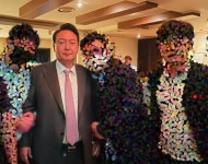 윤석열 음주·만취 사진 논란에 민주당 동선 공개하면 의혹 해소