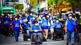 [영상] 포천시 장애인들, 소흘읍서 포천시청까지 11.5km 도보행진