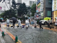 사전예방이 중요...수해 현장 뛰어든 의정부 장암동주민센터