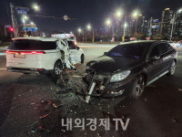 인천 서구 사거리.... 차량 신호위반 하다 쾅~!!