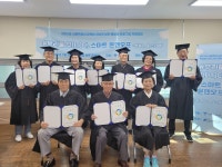 압구정노인복지관의 스마트폰 활용 교육, 디지털 소외 현상 완화에 기여