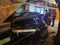 전북 전주시 덕진구 만취차량 우체국 돌진, 지구대서 난동까지....