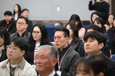 동두천시테니스연합회 | "노래와 메달의 향연"...동두천시 4월 월례조회 현장