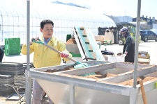 백영현 포천시장, 농협 공동육묘장 순회 방문... 농부의 땀 대풍으로 이어지길