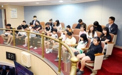 밀양 송진초등학교 학생들, 밀양시의회 본회의장서 열린 의정 견학